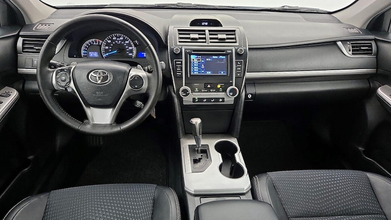 2013 Toyota Camry SE 9