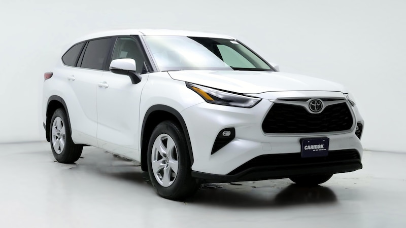 2023 Toyota Highlander LE Hero Image