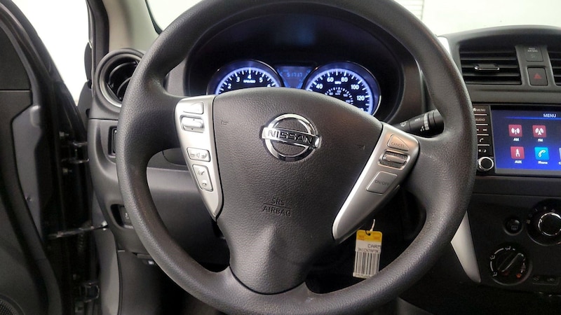2019 Nissan Versa SV 10