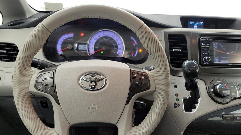 2014 Toyota Sienna SE 10