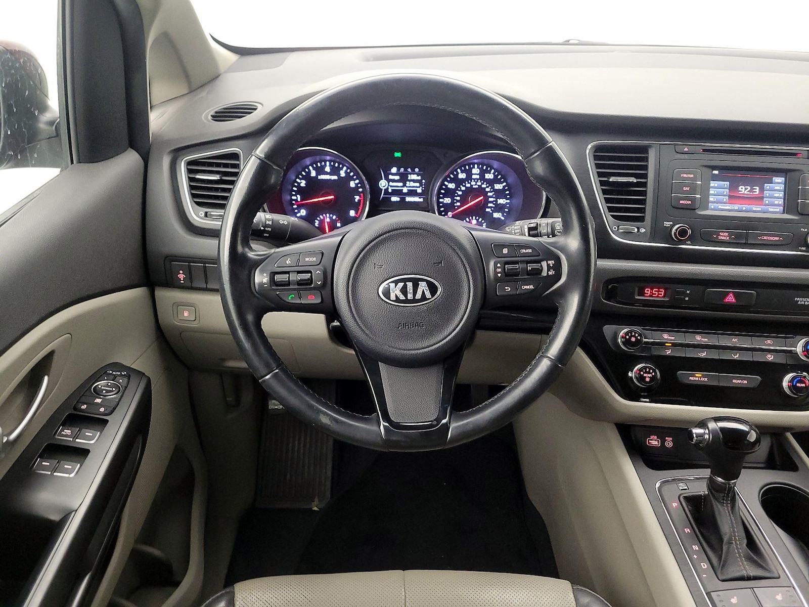 2017 Kia Sedona LX - Photo 11