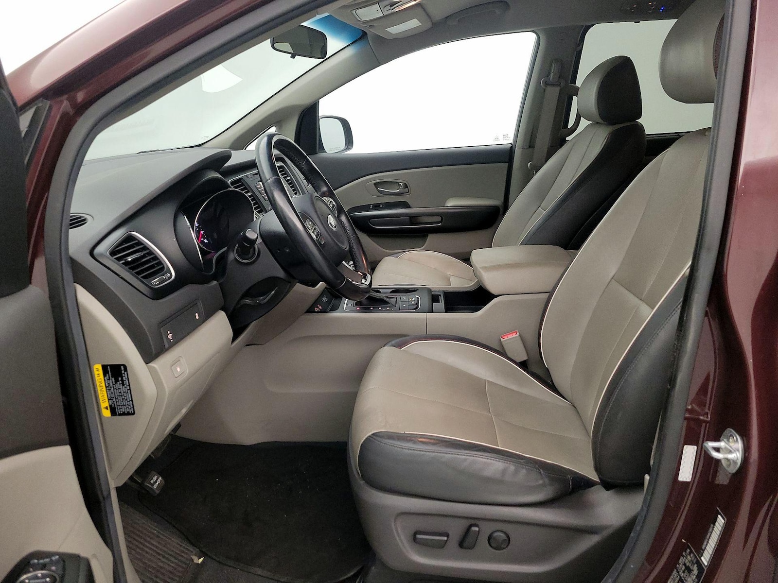 2017 Kia Sedona LX - Photo 12