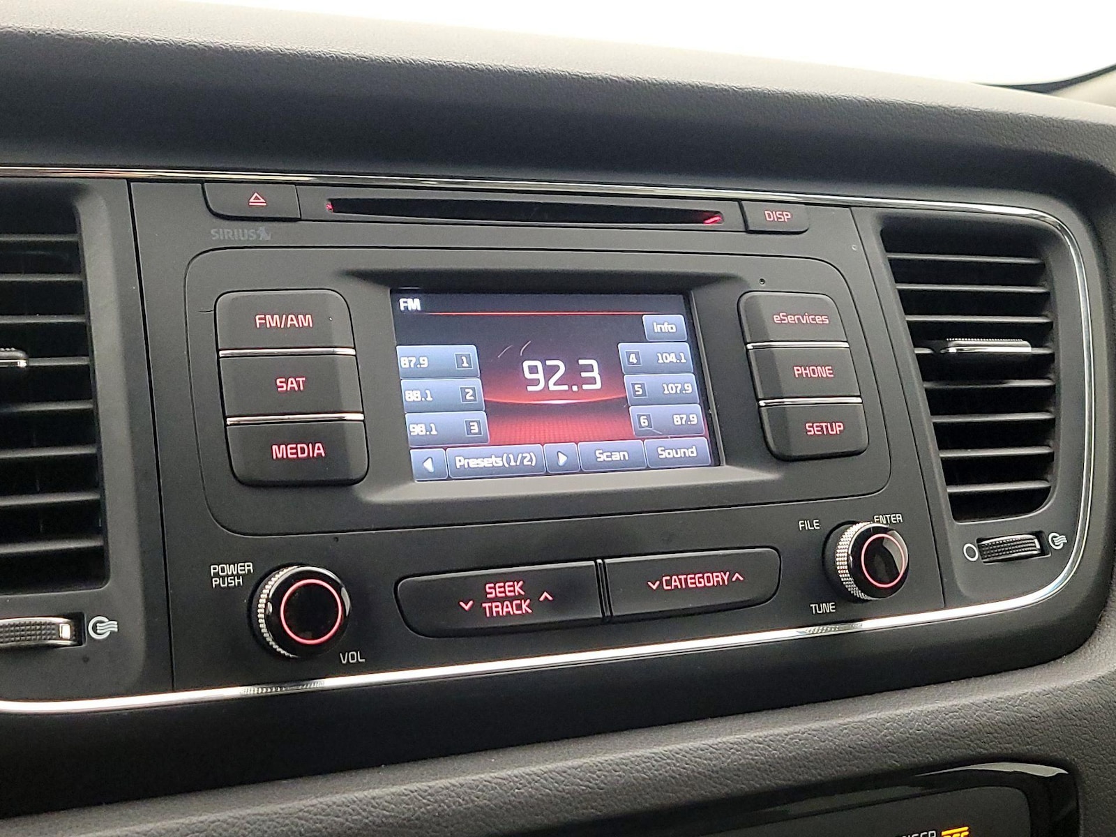 2017 Kia Sedona LX - Photo 16