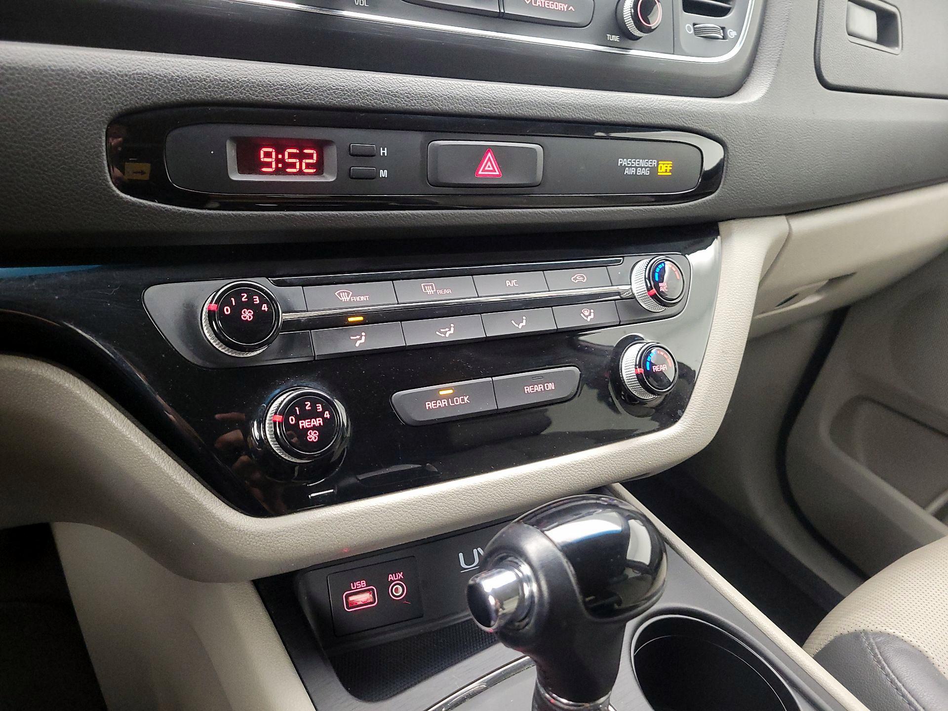 Thumbnail: 2017 Kia Sedona - 16