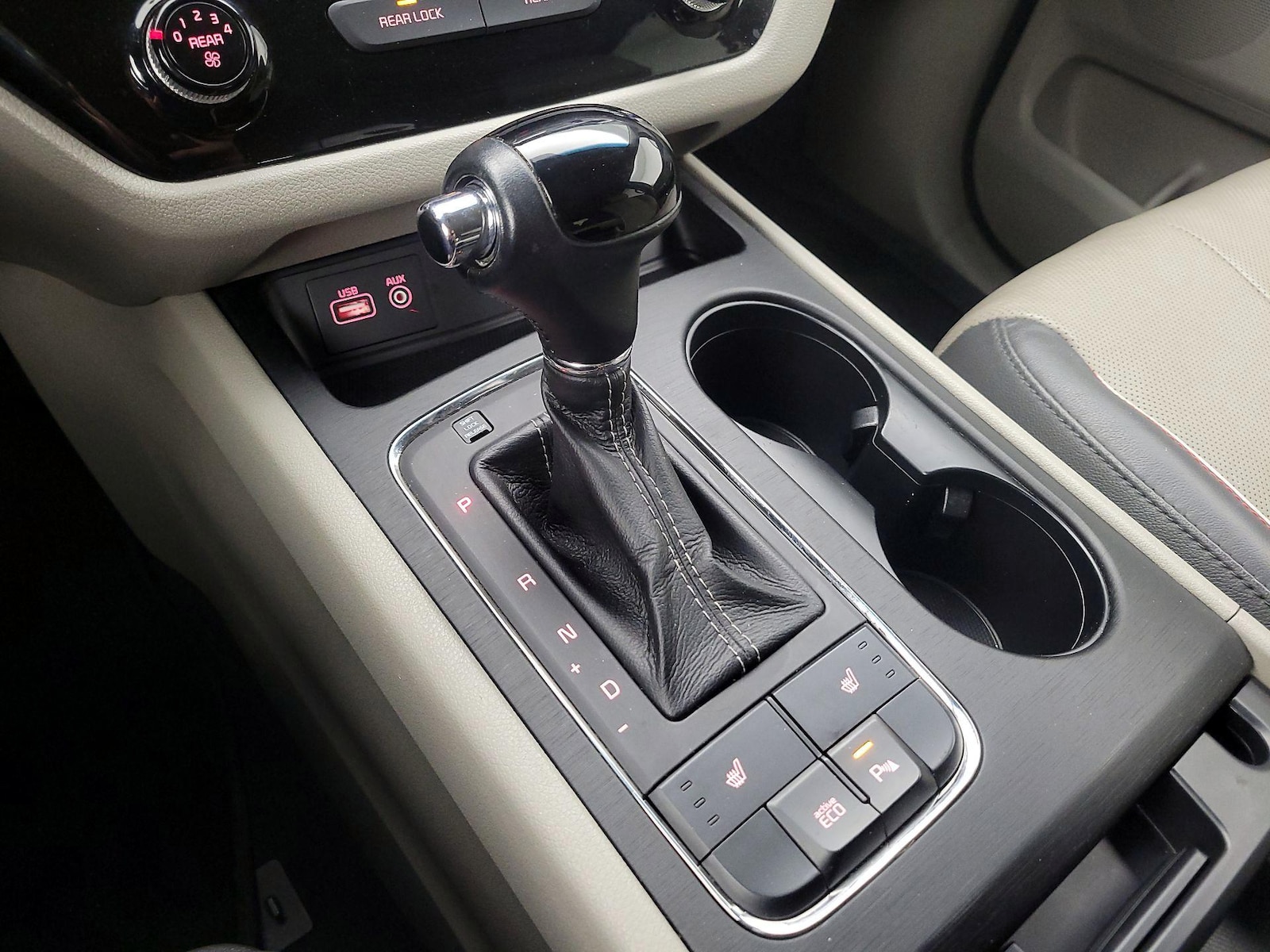 2017 Kia Sedona LX - Photo 18