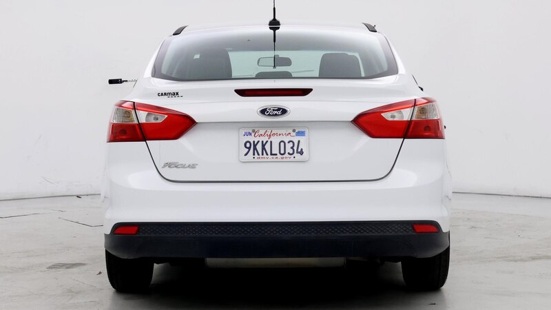2014 Ford Focus S 6