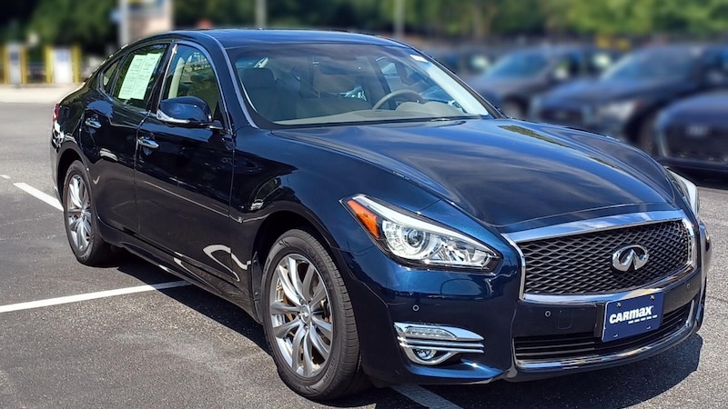 2015 INFINITI Q70  Hero Image