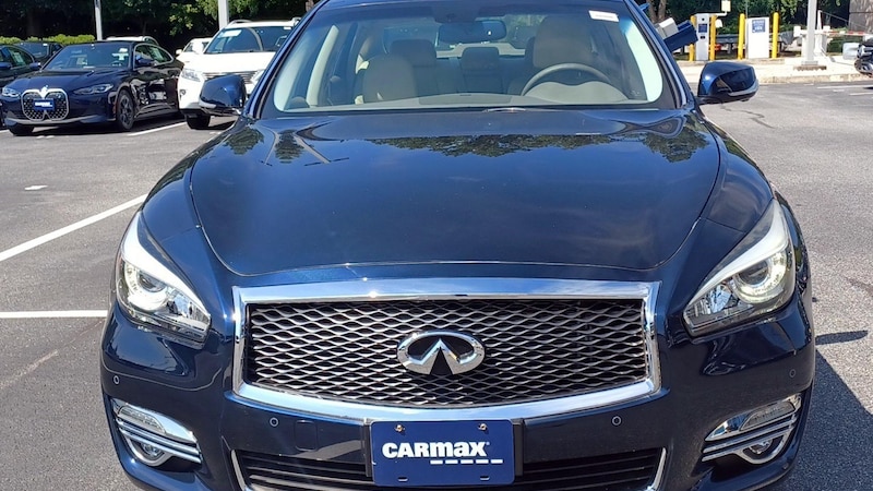 2015 INFINITI Q70  2