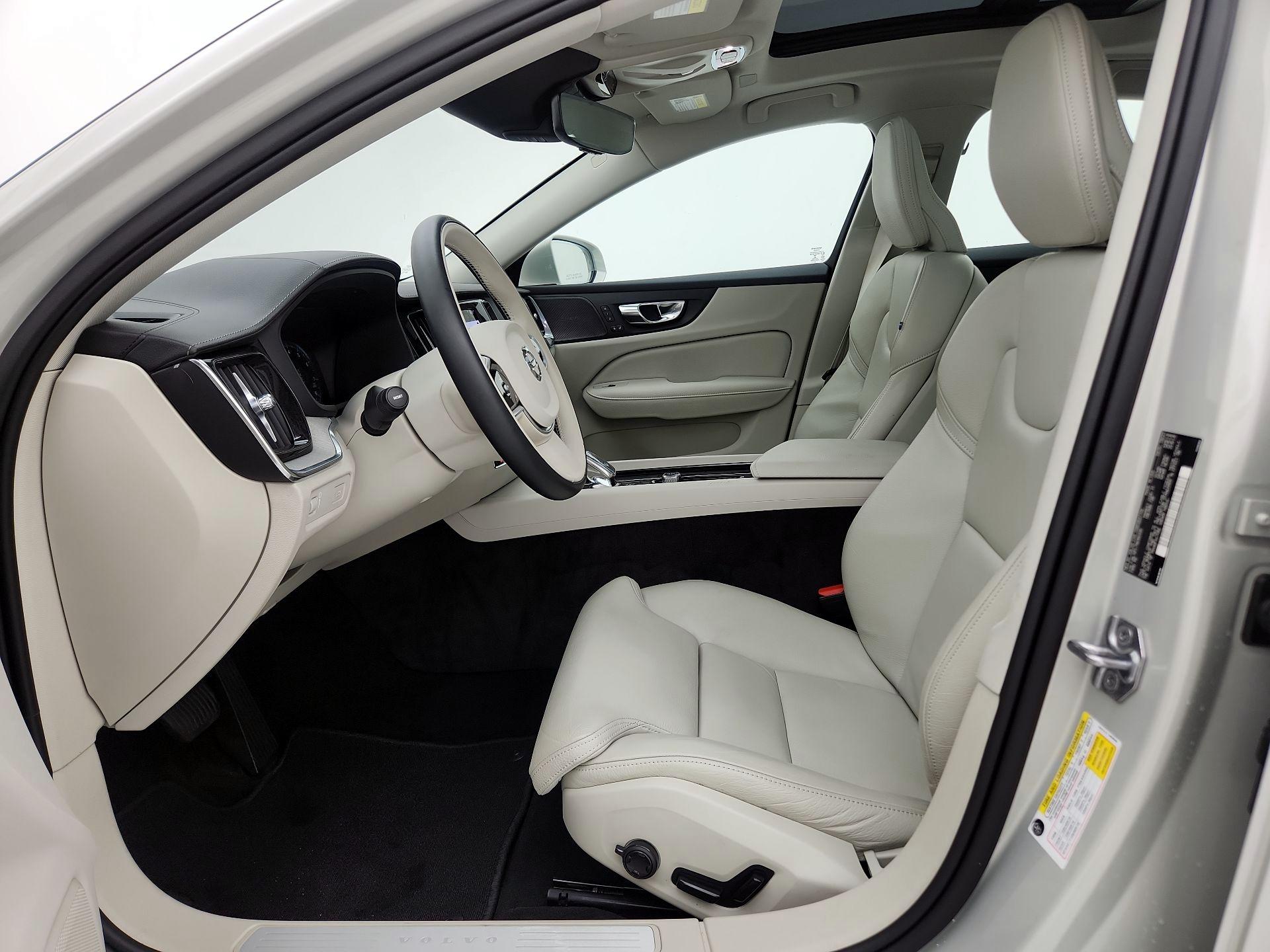 Thumbnail: 2022 Volvo S60 - 11