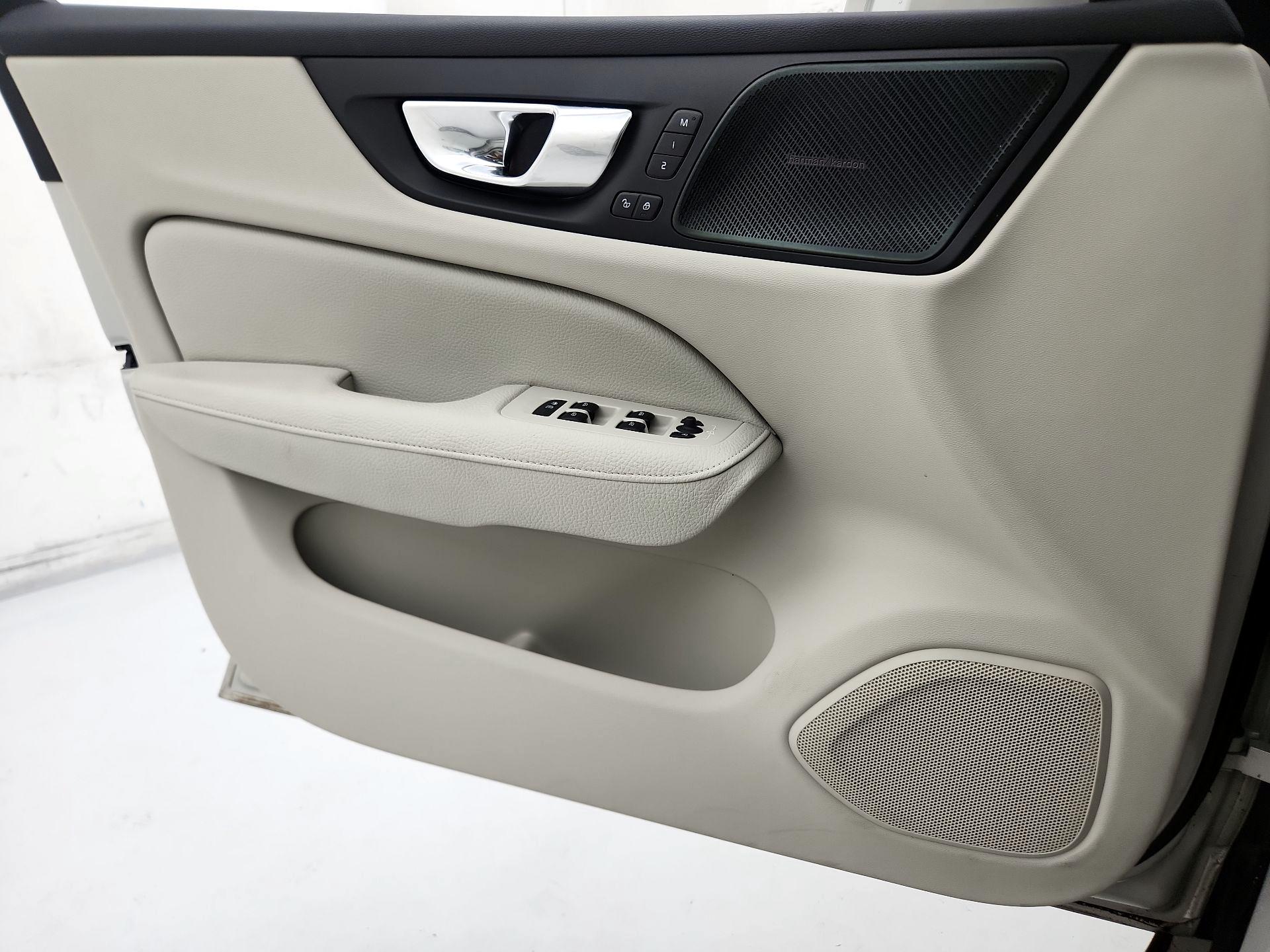 Thumbnail: 2022 Volvo S60 - 12
