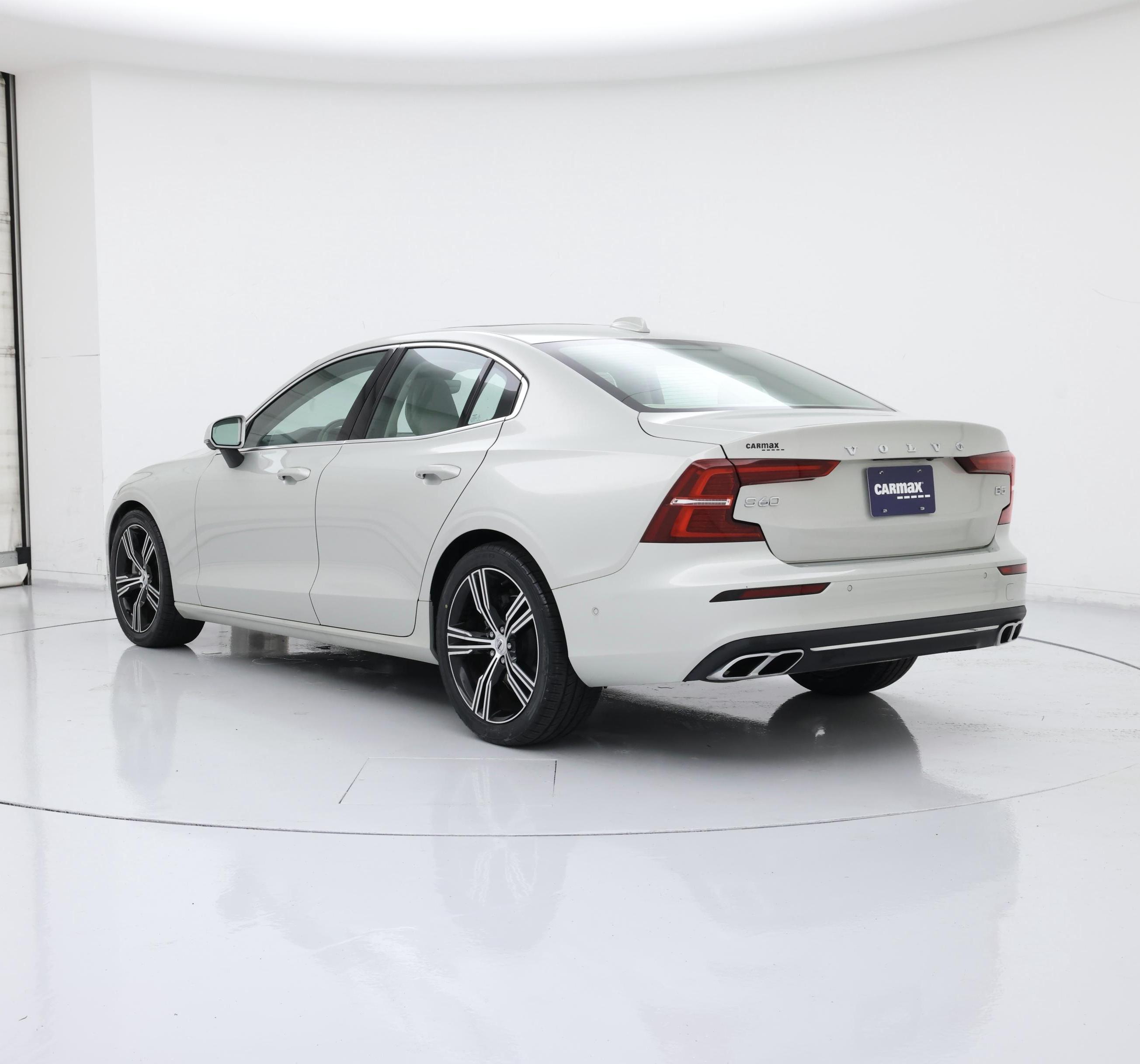 Thumbnail: 2022 Volvo S60 - 2