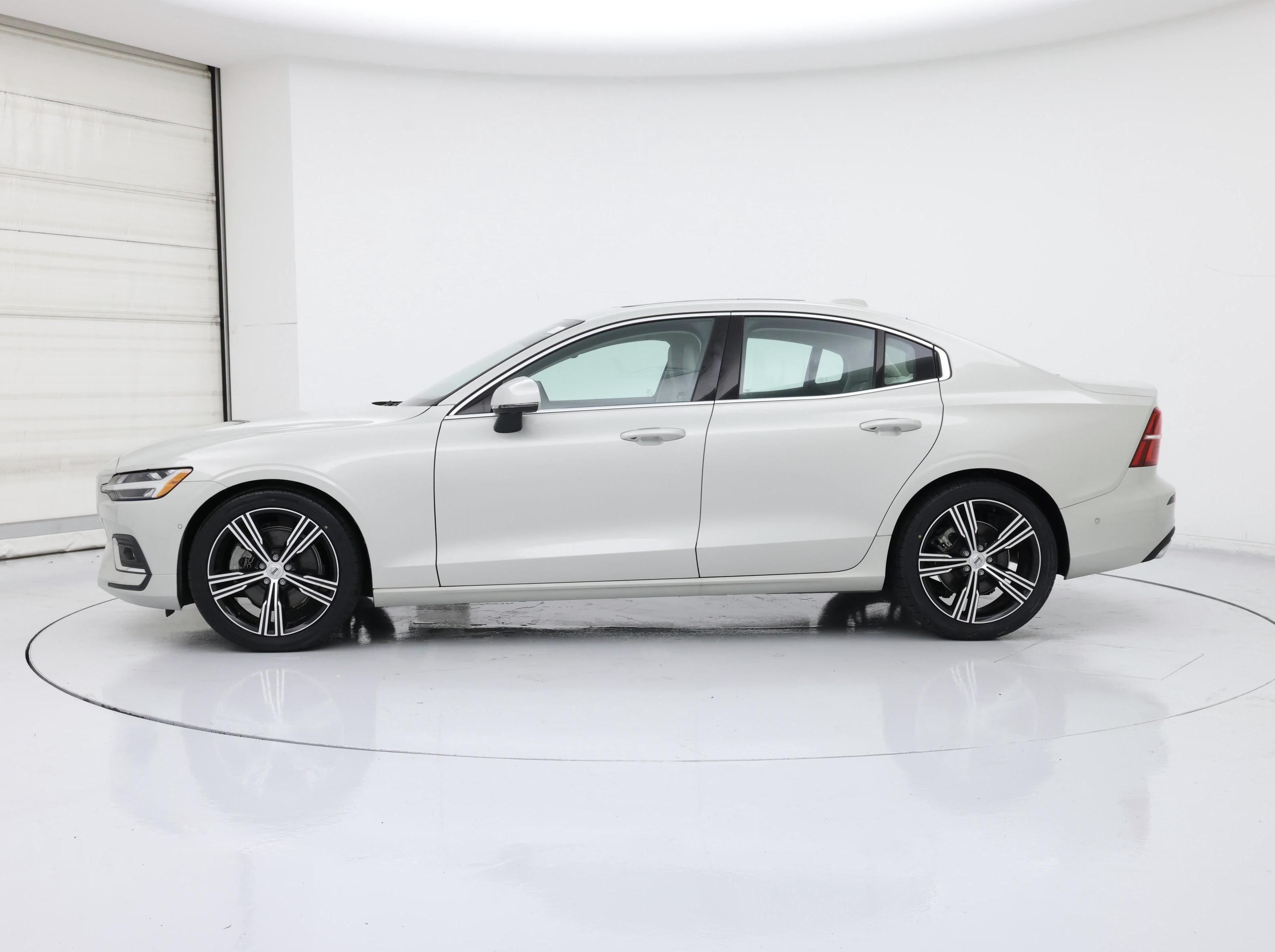 Thumbnail: 2022 Volvo S60 - 3