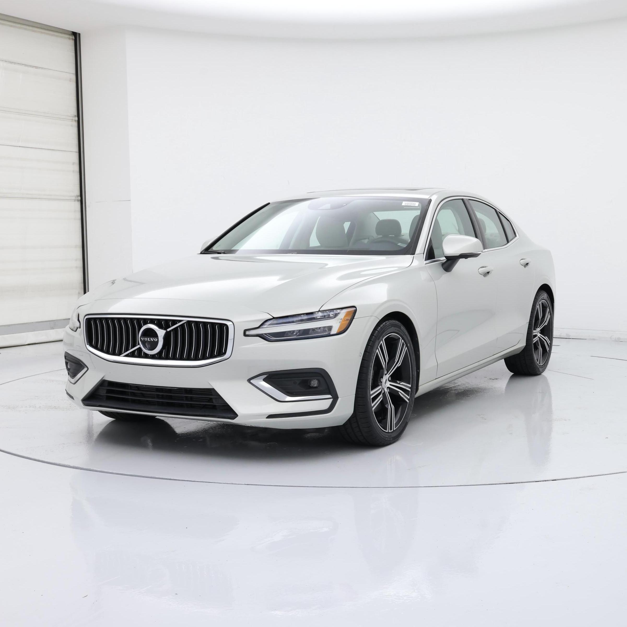 Thumbnail: 2022 Volvo S60 - 4
