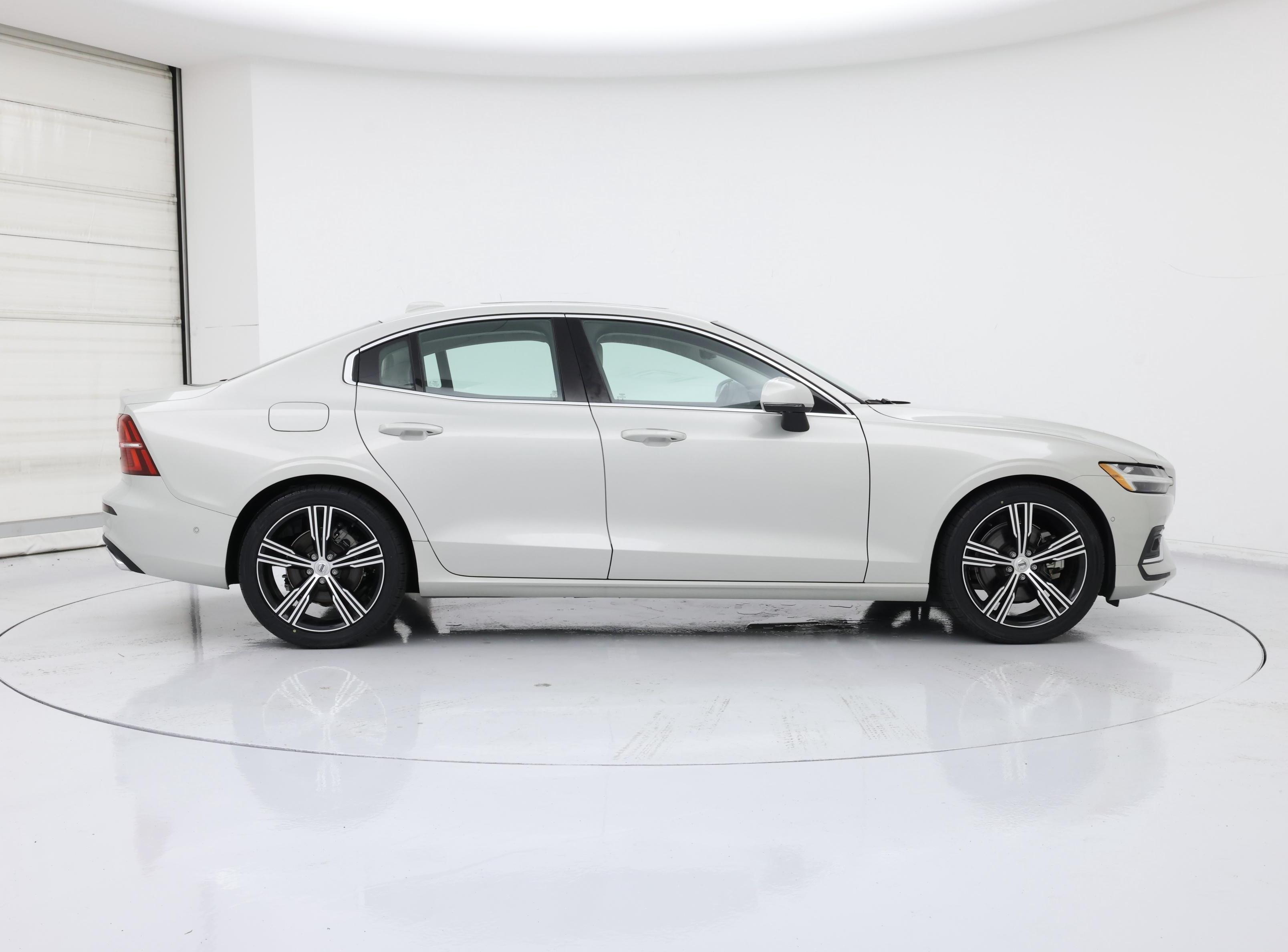 Thumbnail: 2022 Volvo S60 - 7