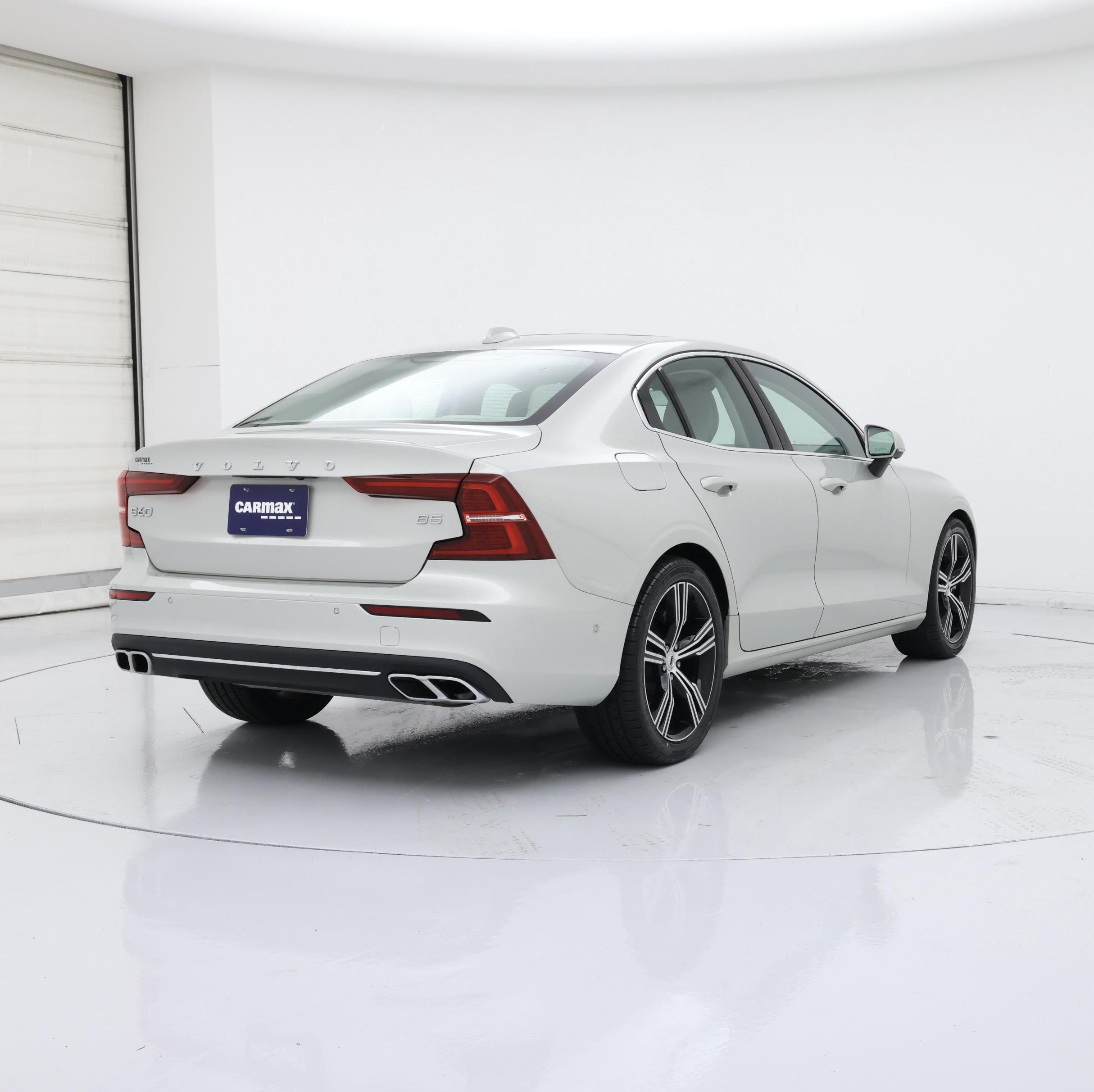 Thumbnail: 2022 Volvo S60 - 8