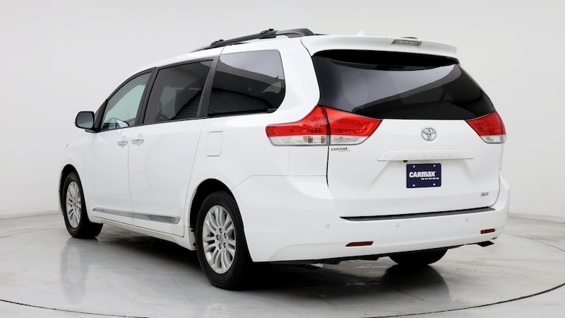 2014 Toyota Sienna XLE 2