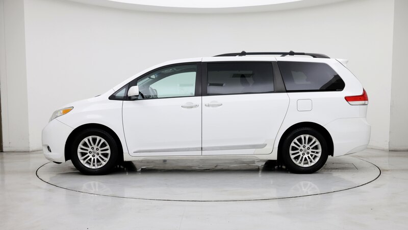 2014 Toyota Sienna XLE 3