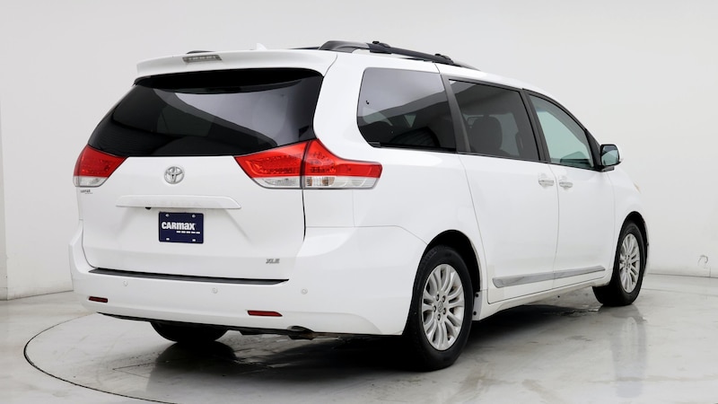 2014 Toyota Sienna XLE 8