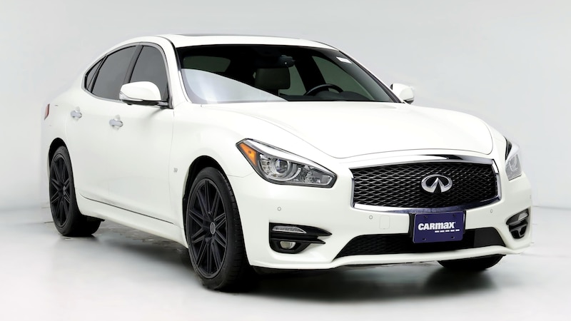 2019 INFINITI Q70 Luxe Hero Image