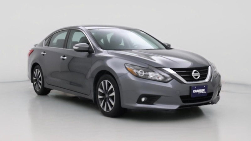 2016 Nissan Altima SL Hero Image