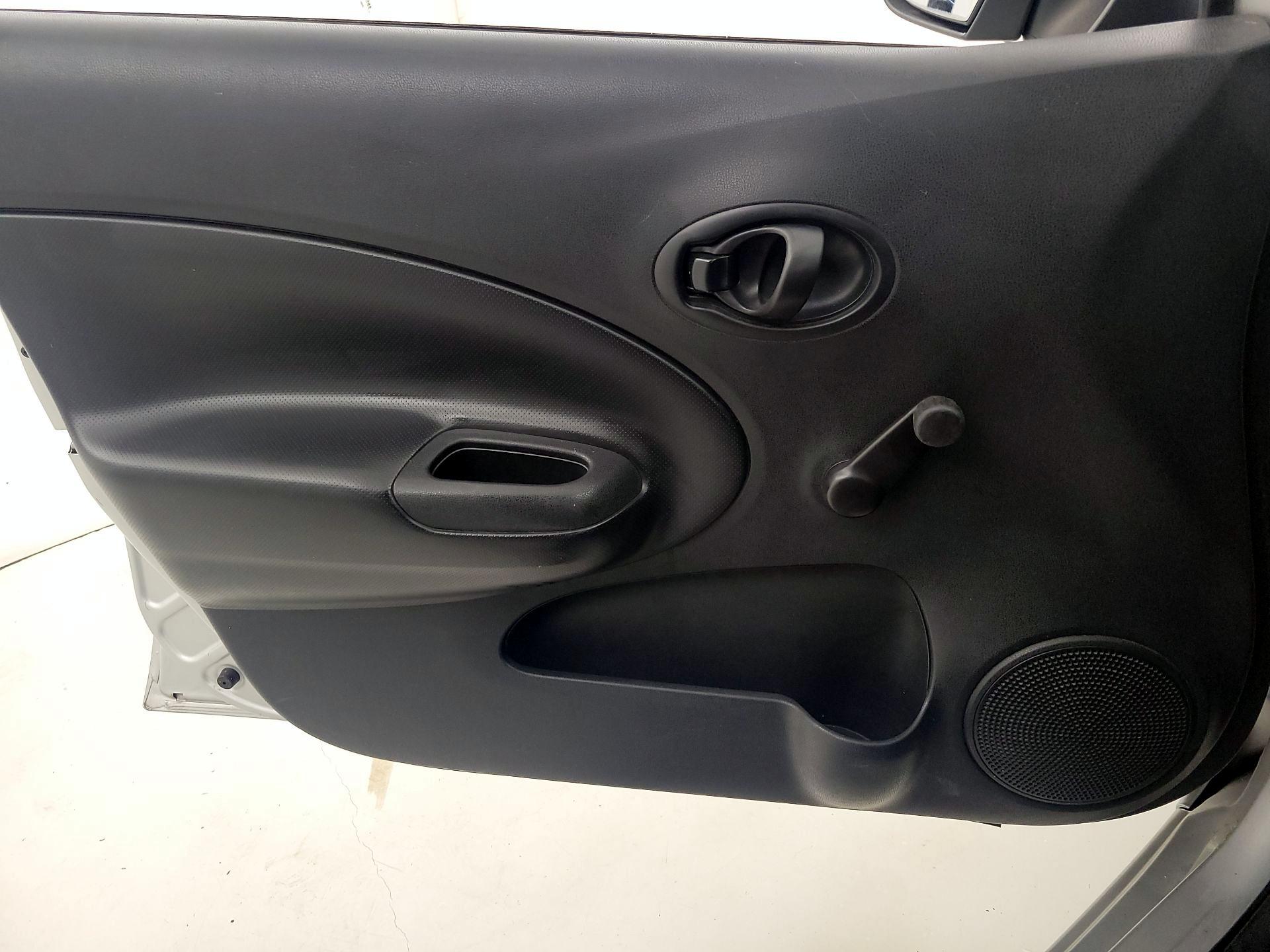 Thumbnail: 2014 Nissan Versa Note - 12