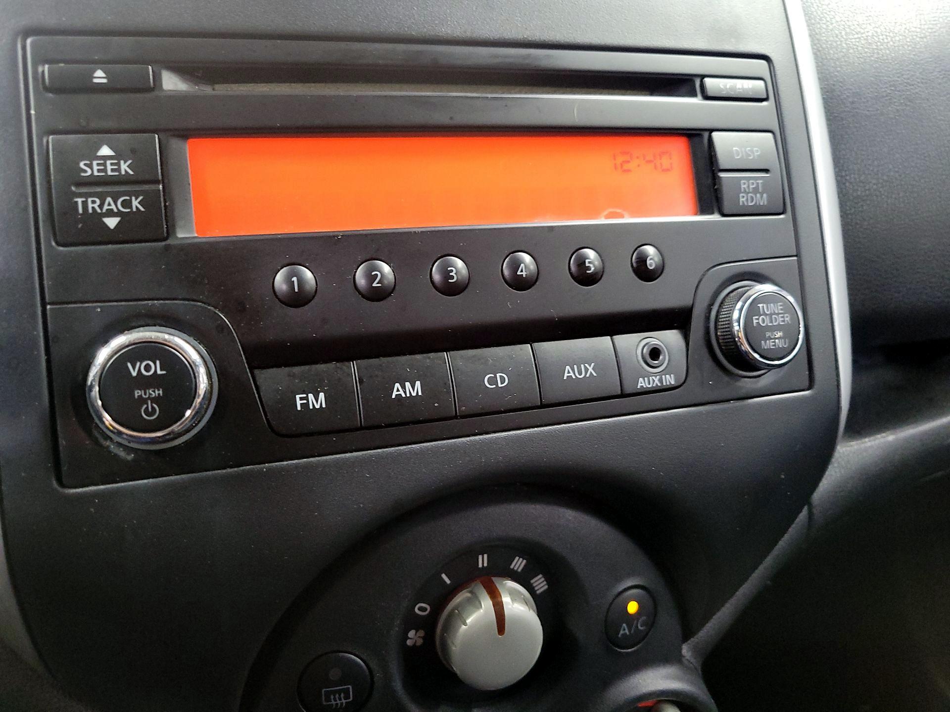 Thumbnail: 2014 Nissan Versa Note - 17