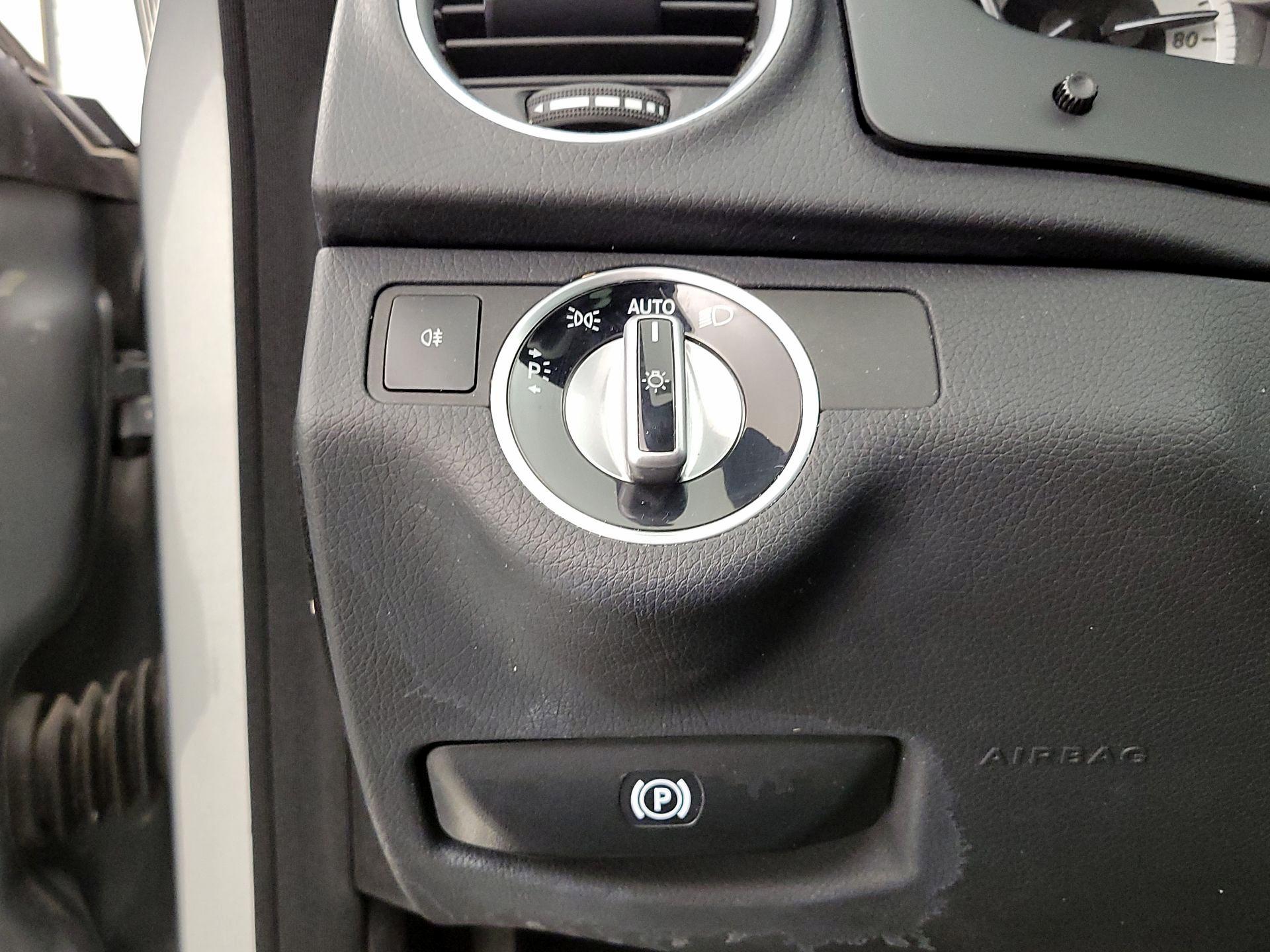 Thumbnail: 2014 Mercedes-Benz C-Class - 13