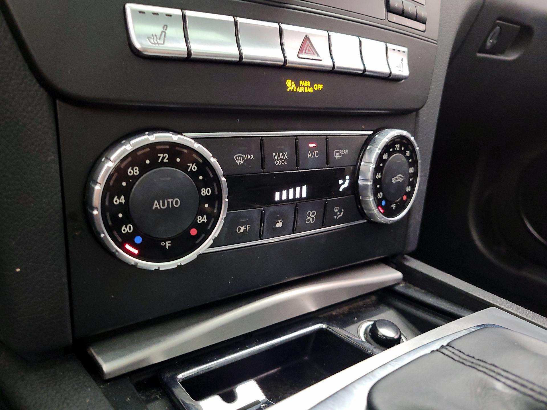 Thumbnail: 2014 Mercedes-Benz C-Class - 15