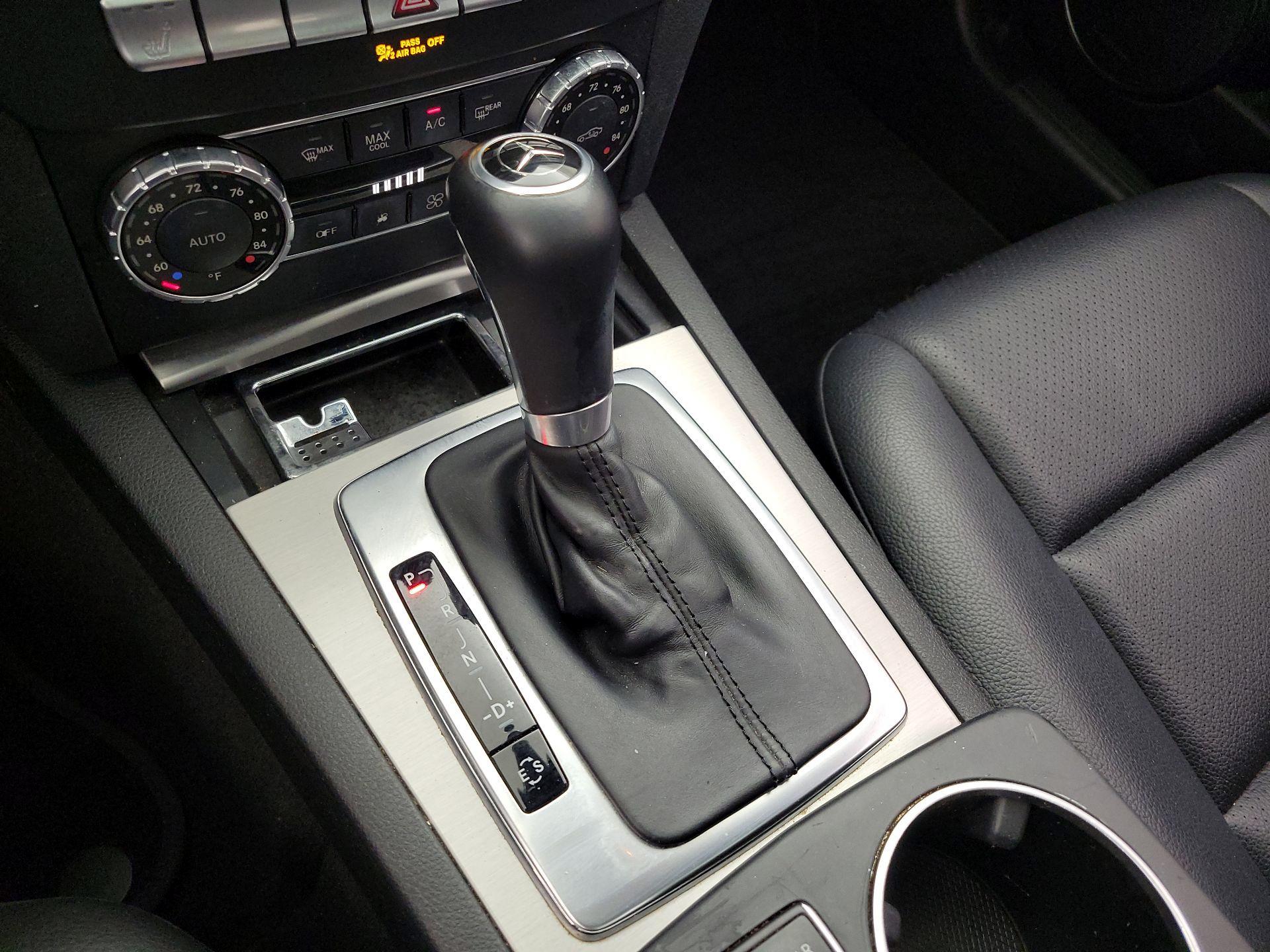 Thumbnail: 2014 Mercedes-Benz C-Class - 16