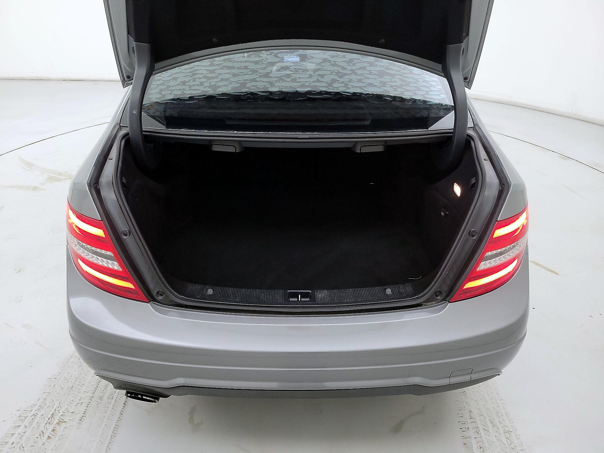 Thumbnail: 2014 Mercedes-Benz C-Class - 20