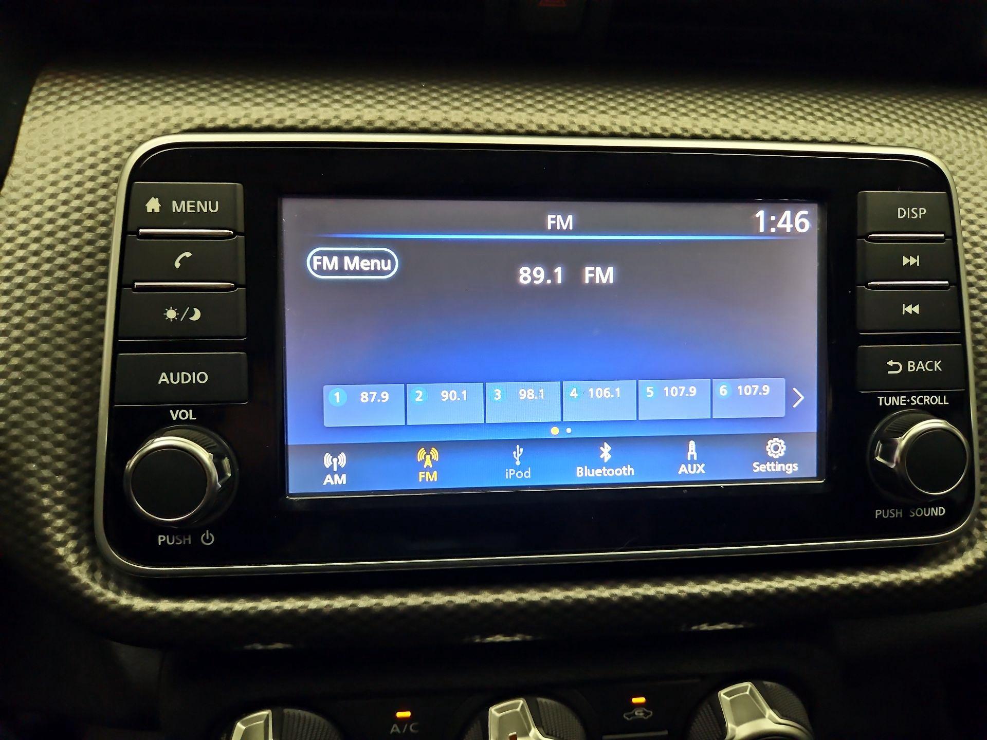 Thumbnail: 2019 Nissan Kicks - 15