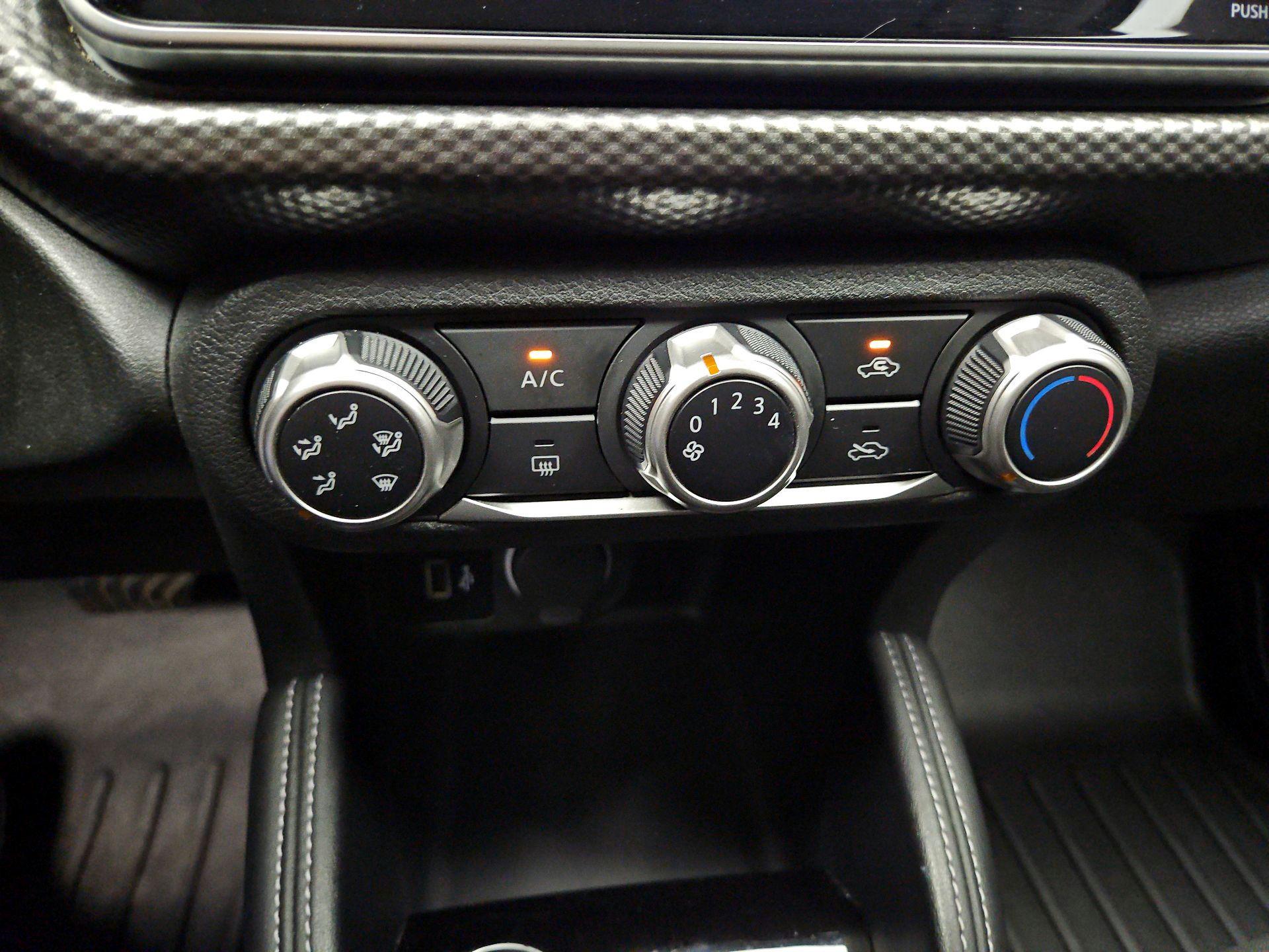 Thumbnail: 2019 Nissan Kicks - 16