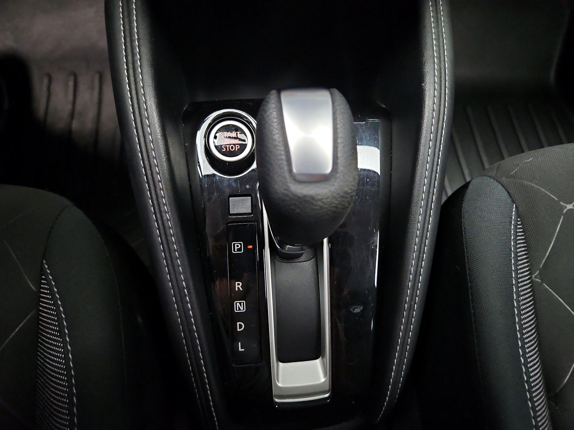 Thumbnail: 2019 Nissan Kicks - 17