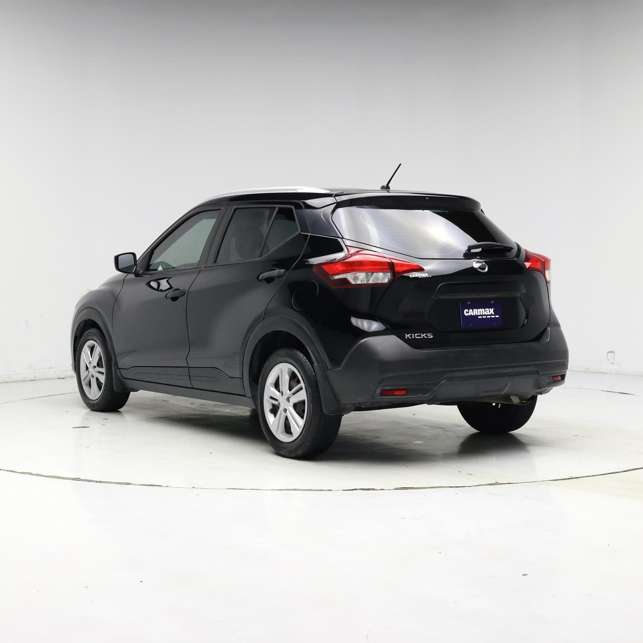 Thumbnail: 2019 Nissan Kicks - 2