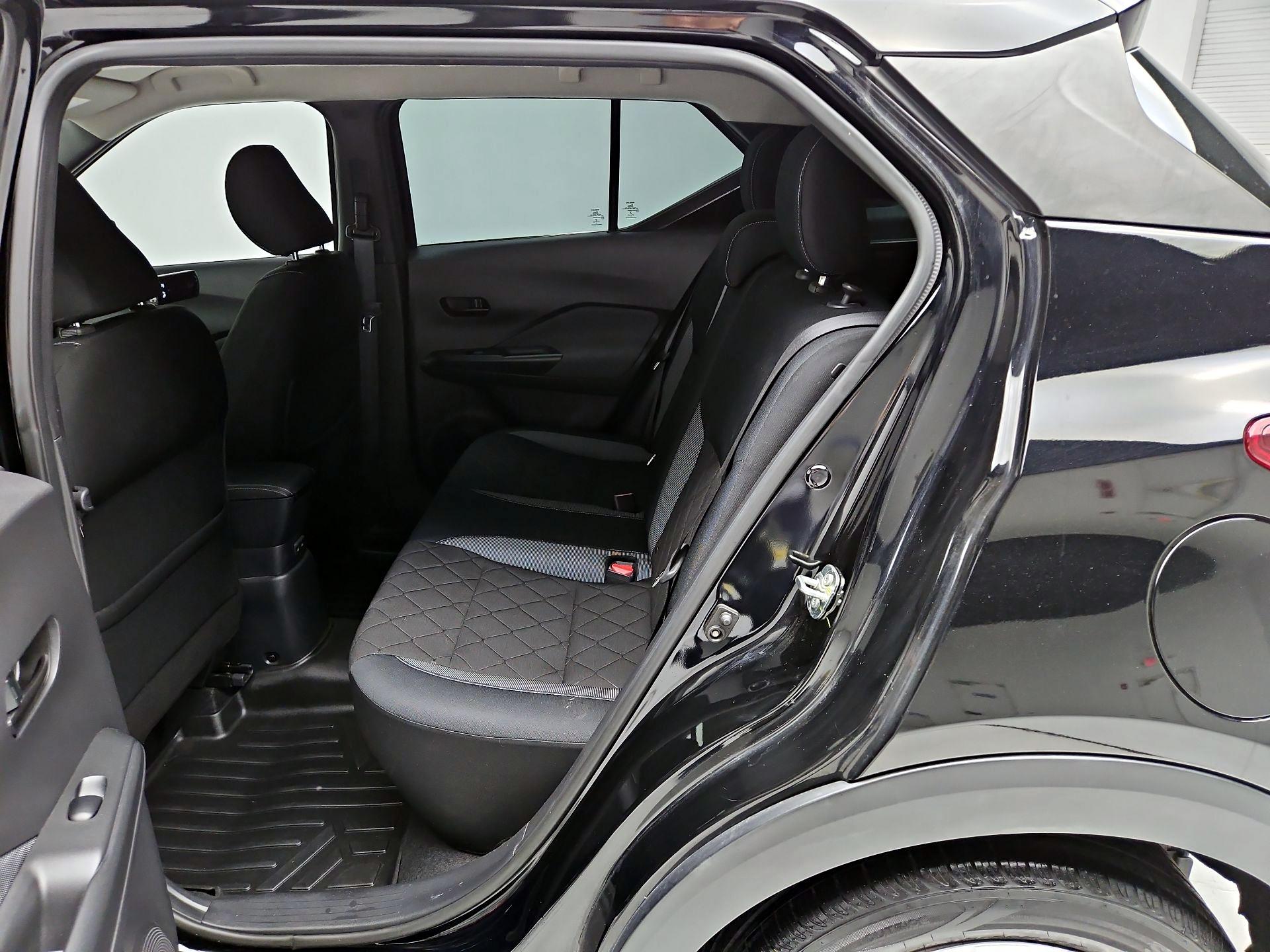 Thumbnail: 2019 Nissan Kicks - 19