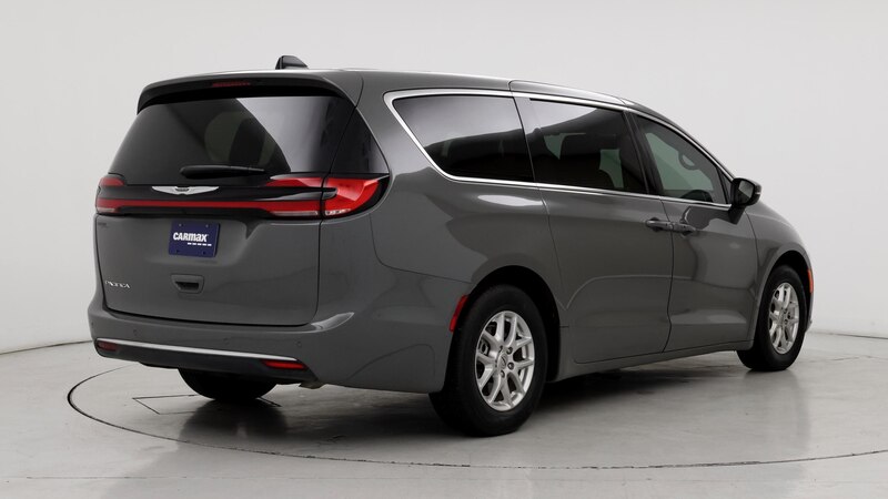 2023 Chrysler Pacifica Touring L 8