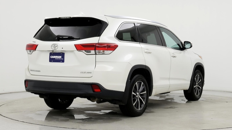 2017 Toyota Highlander XLE 8