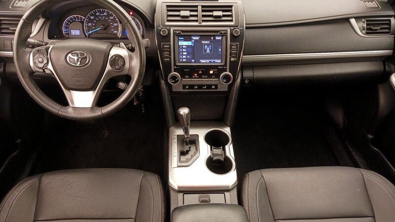 2014 Toyota Camry SE 9