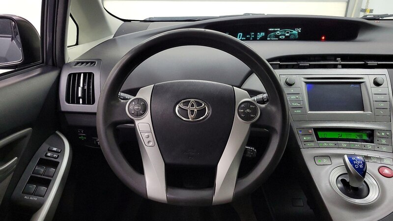 2015 Toyota Prius Two 10