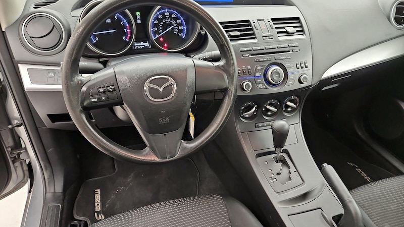 2013 Mazda Mazda3 i SV 9