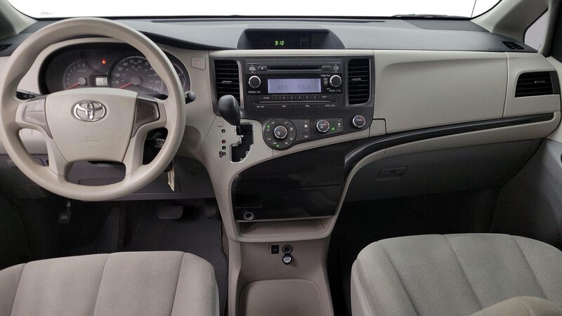 2013 Toyota Sienna L 9
