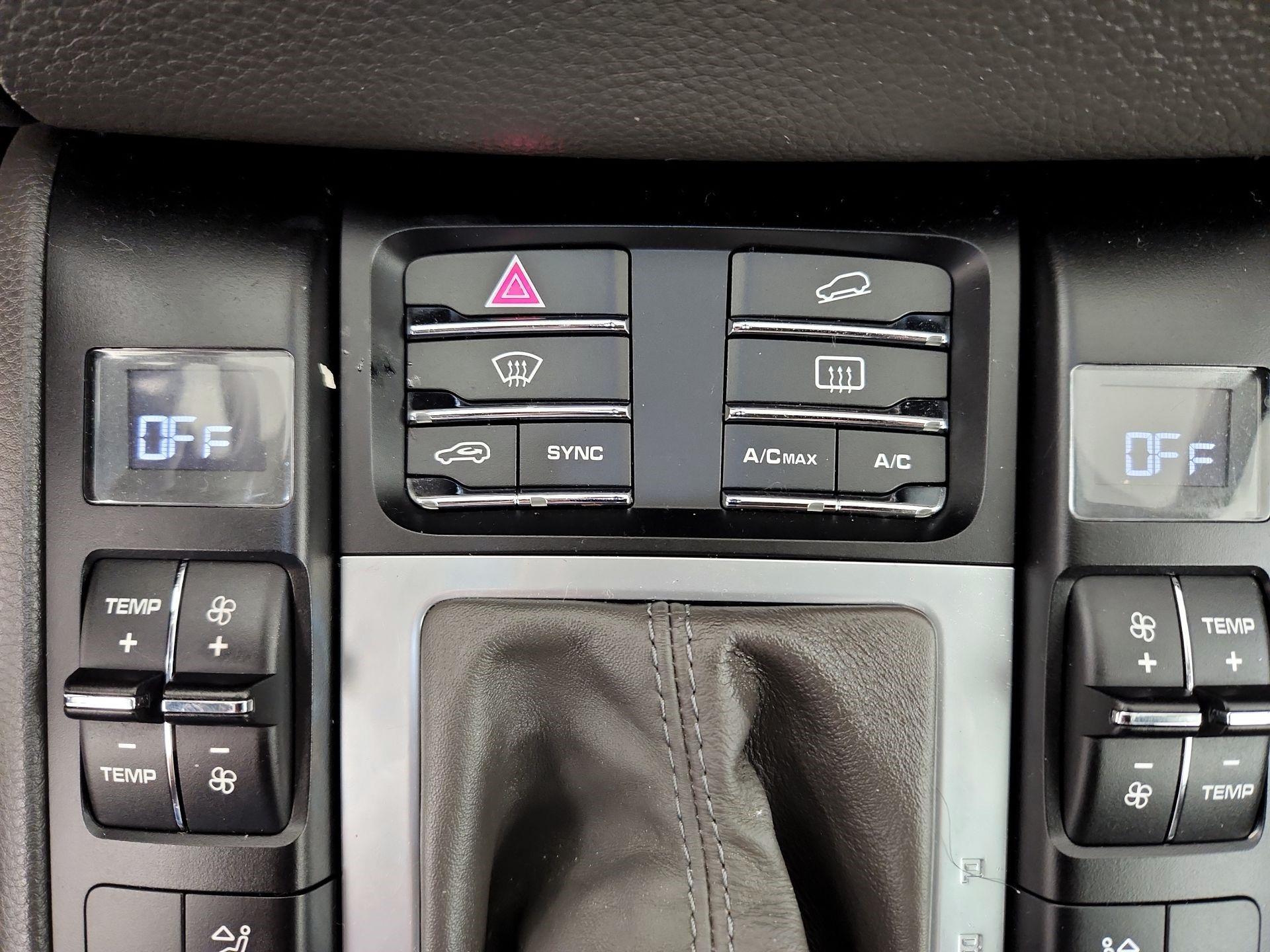 Thumbnail: 2018 Porsche Macan - 16