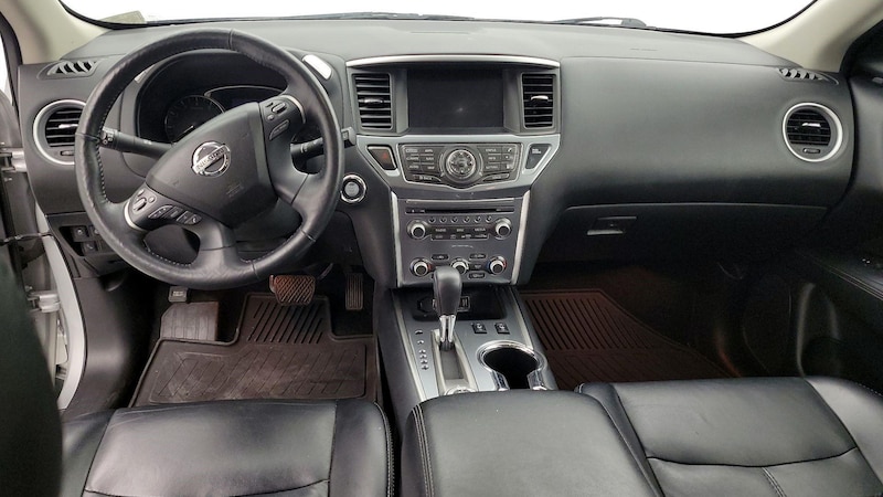 2019 Nissan Pathfinder SL 9