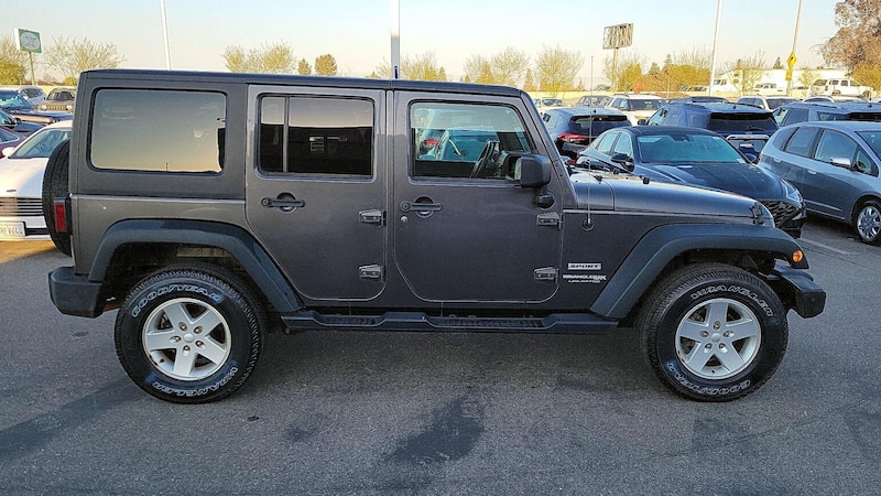 2018 Jeep Wrangler Unlimited Sport S 4