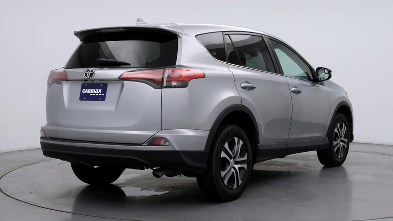 2018 Toyota RAV4 LE 8