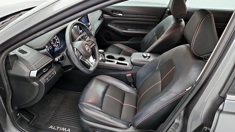 2020 Nissan Altima SR 11