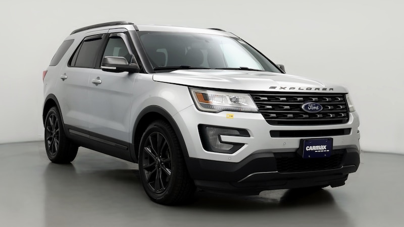 2017 Ford Explorer XLT Hero Image