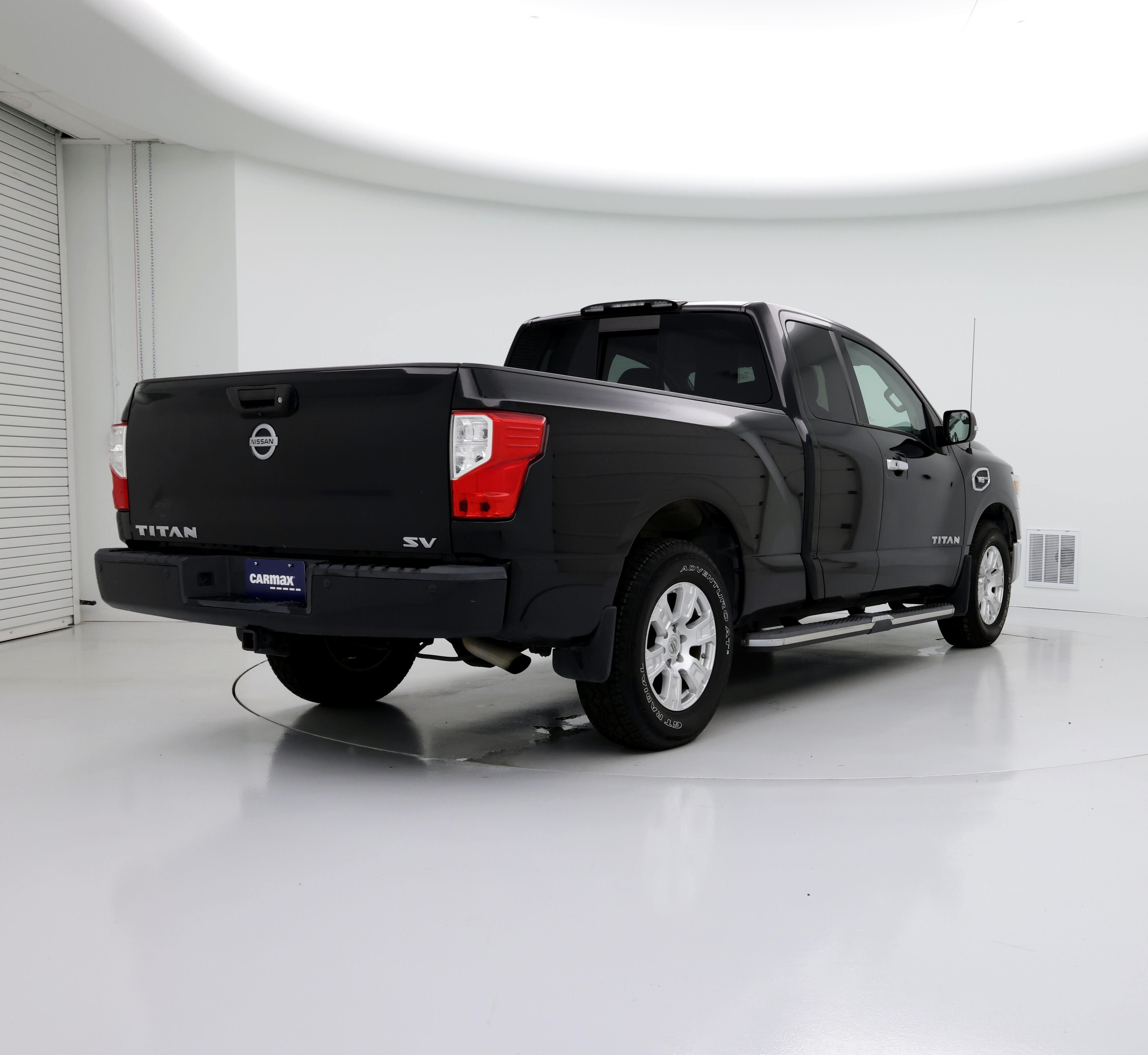 Thumbnail: 2017 Nissan Titan - 8