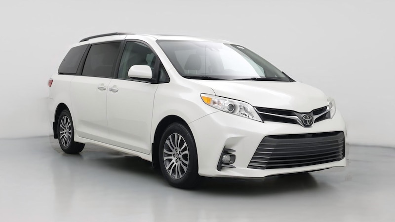 2018 Toyota Sienna XLE Hero Image