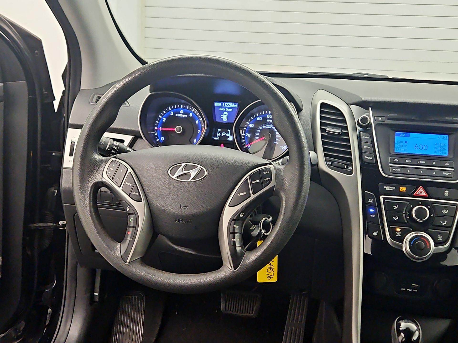 Thumbnail: 2015 Hyundai Elantra - 10